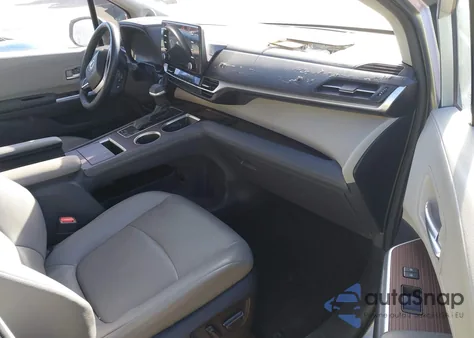 2022 Toyota Sienna Xle z USA, uszkodzony, nr VIN 5TDJRKEC4NS087334